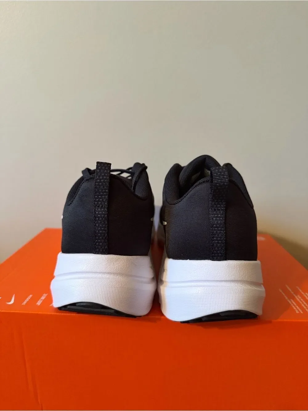 Nike Downshifter 12 Black White DD9293-001 Men’s Size 10.5